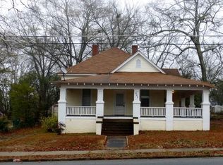 821 Phoenix St, Greenwood, SC 29646
