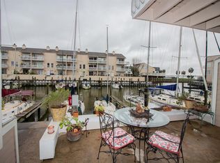 18 Mariner Village Dr, Seabrook, TX 77586