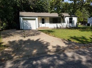 1320 W 9th St, Newton, KS 67114