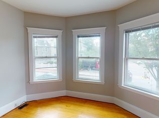 10 Pleasant St #10, Cambridge, MA 02139