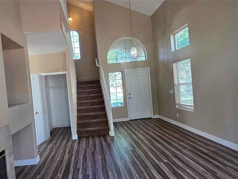 1132 Castle Point Ave — Photo 7
