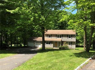 18 Fairmount Dr, Danbury, CT 06811