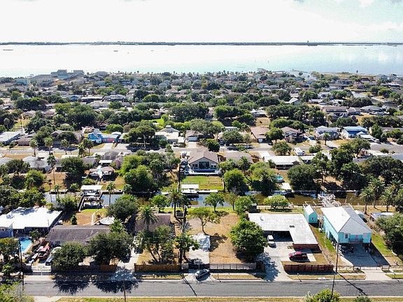 4th image of 3201 Jamaica Dr