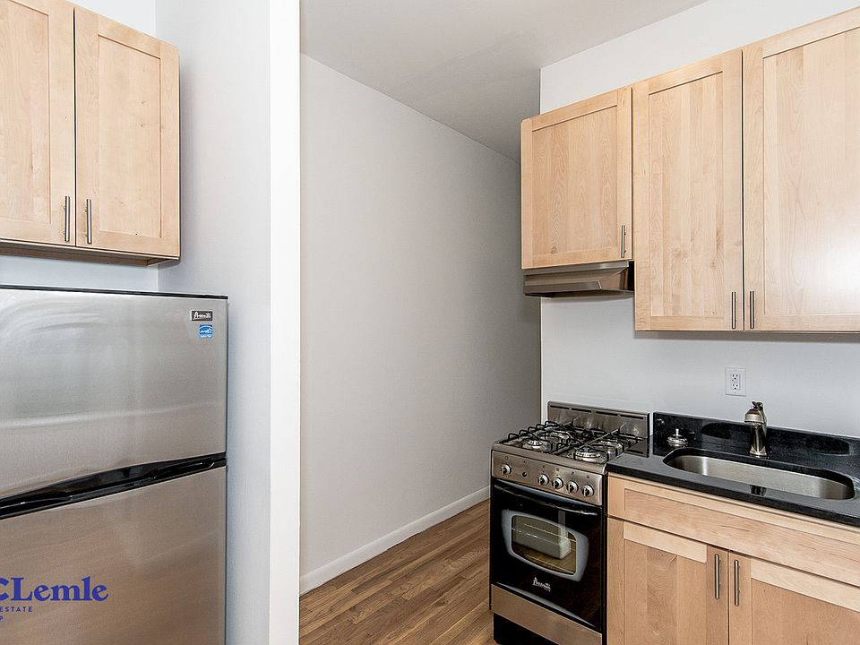 1st image of 450 E 81st St APT 30