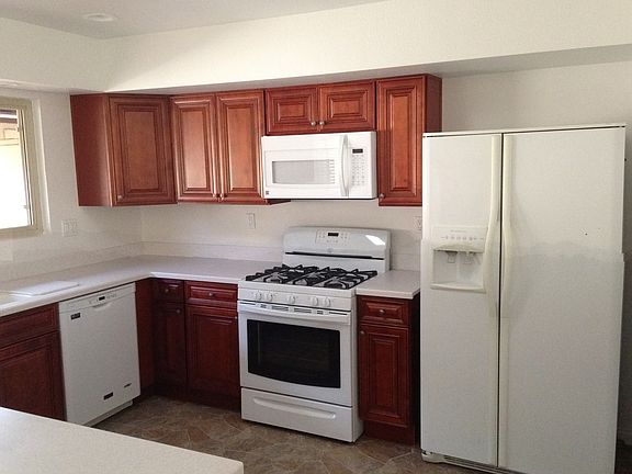 3rd image of 3231 Valley Glen Dr