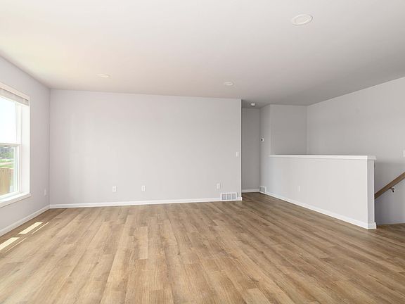 4th image of 710 Cozy Farm Rd