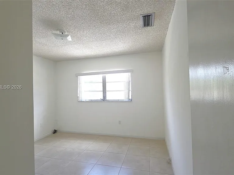 3519 SW 17th Ter #3519 — Photo 11