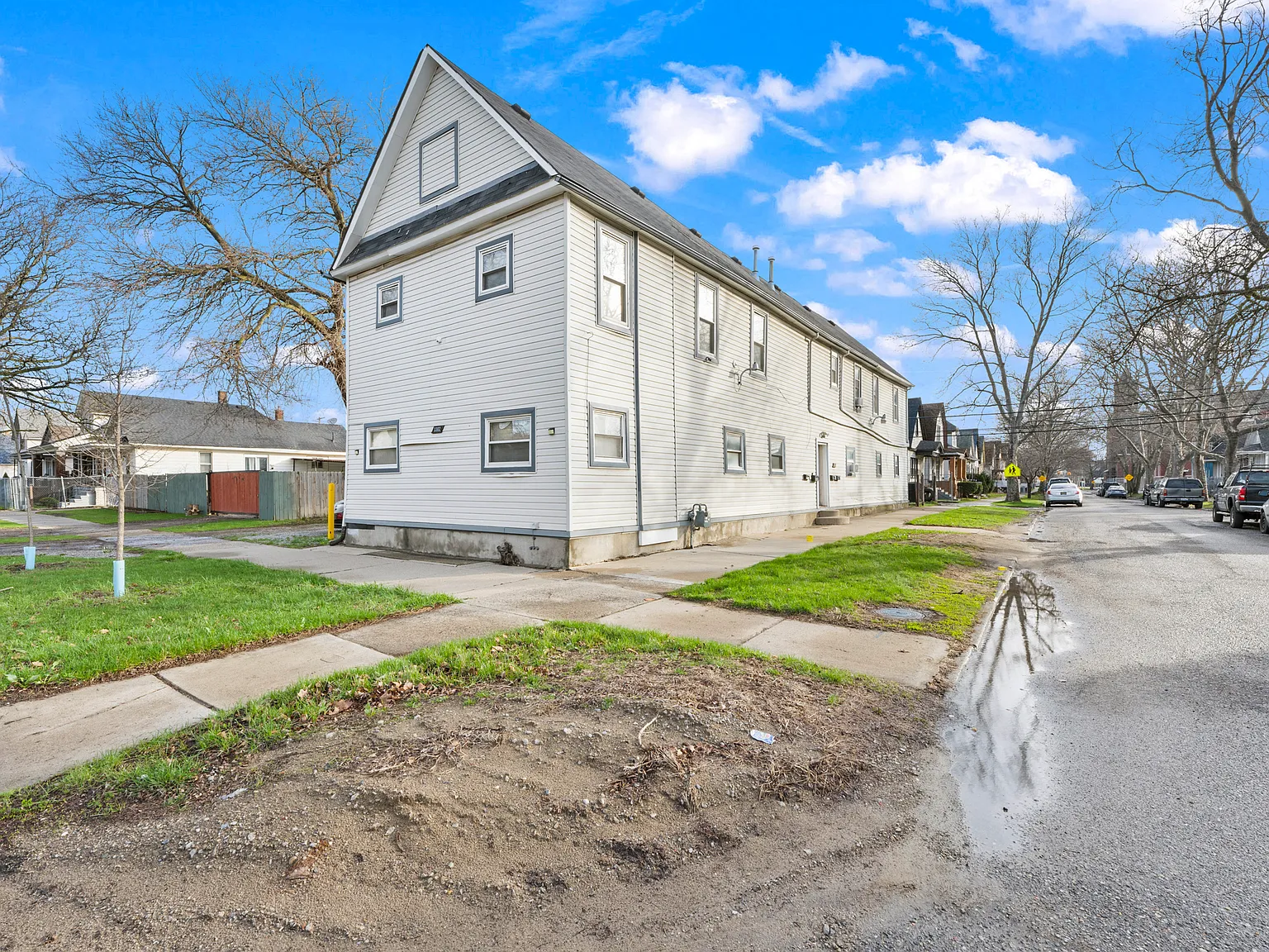 3 bed, 700 sqft, $1,150 — Photo 4