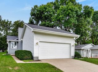 8003 Alpine Dr, Urbandale, IA 50322