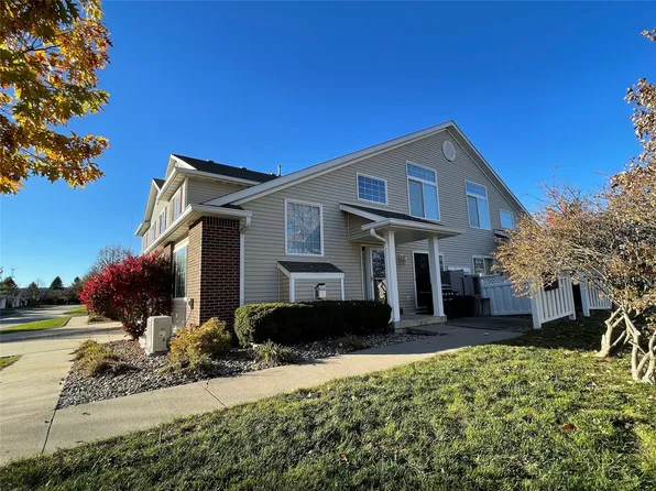 9425 Larch Ln, Johnston, IA 50131