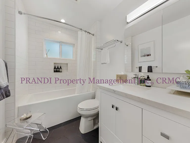 429 Blackstone Dr — Photo 15