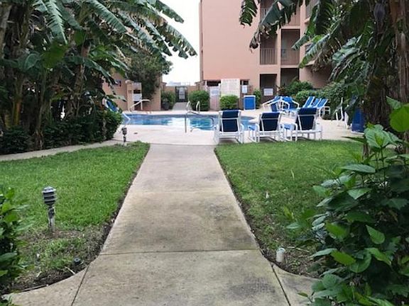3rd image of 2401 Gulf Blvd #106