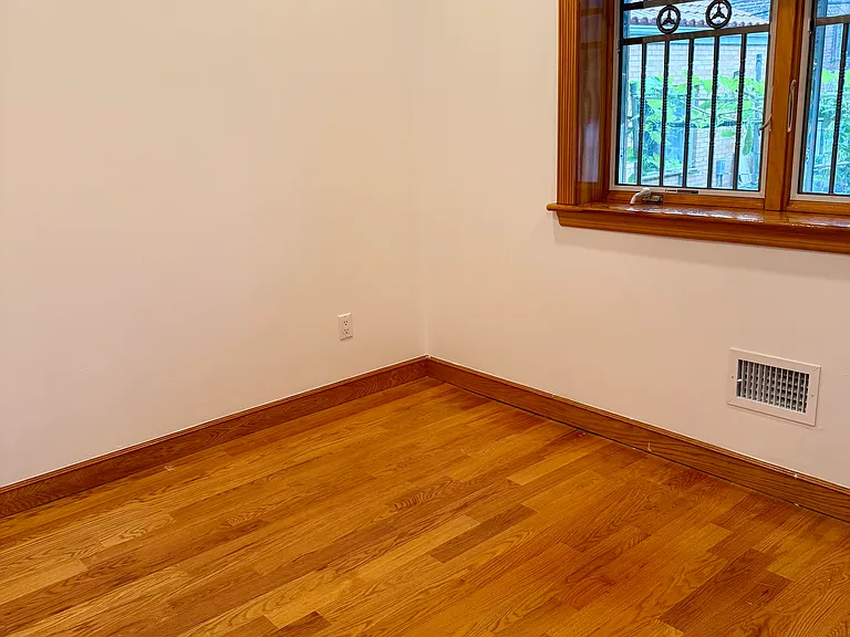 4222 Utopia Pkwy #1 — Photo 11