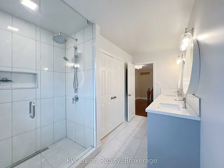 47 Waltham Cres — Photo 26