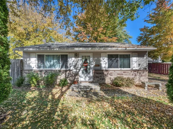 2213 Randall St, Lorain, OH 44052