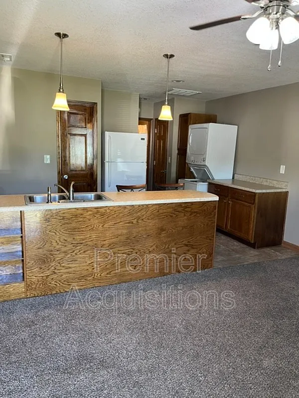 1 bed, 1.0 bath, $750 — Photo 2