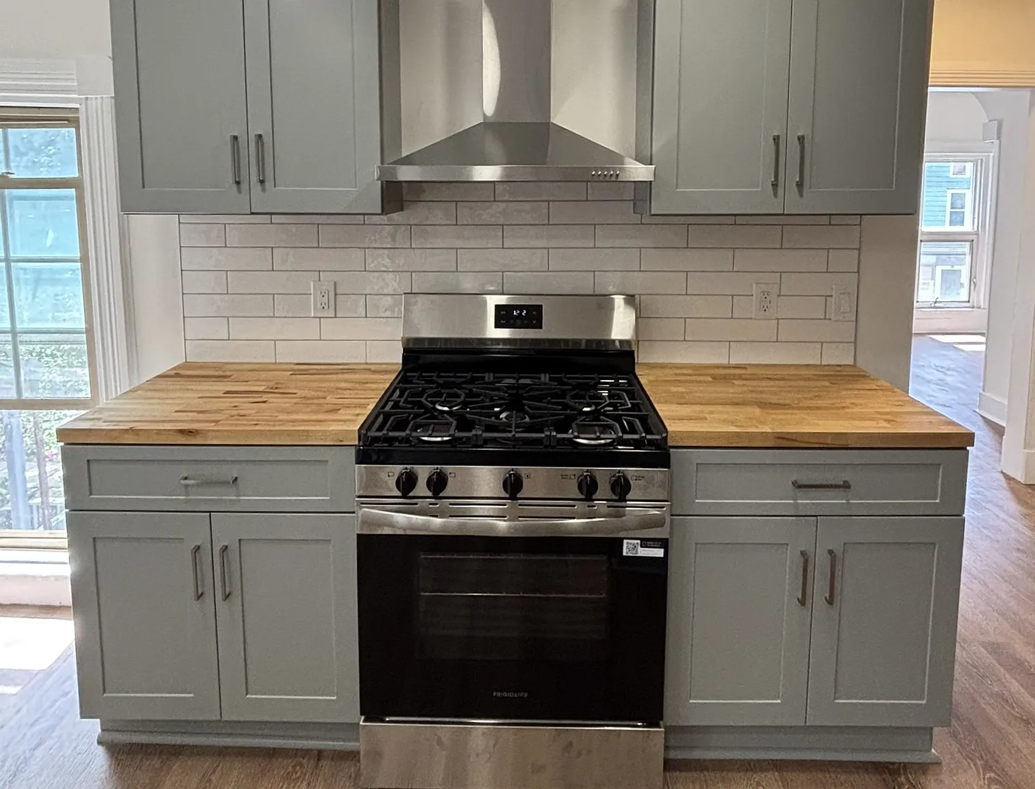 2 bed, 850 sqft, $1,575 — Photo 3
