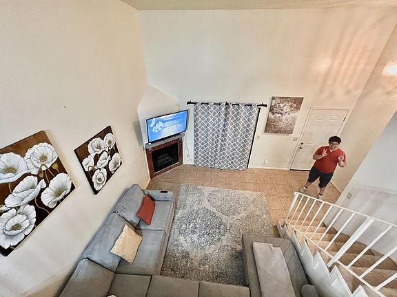 4th image of 16733 Sherman Way #E