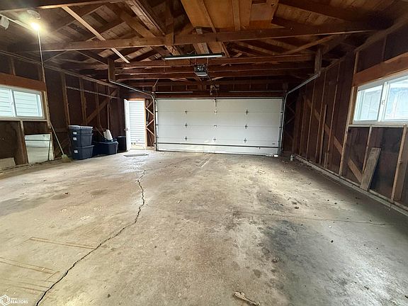 5th image of 1125 McDuffie Dr