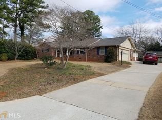 480 Pine Forest Dr, Lawrenceville, GA 30046