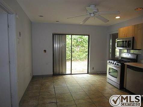 5th image of 5821 Aurora Ct