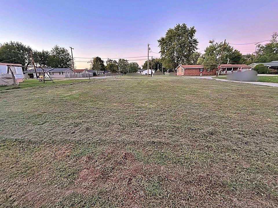 2nd image of 1001 Maxwell Ave