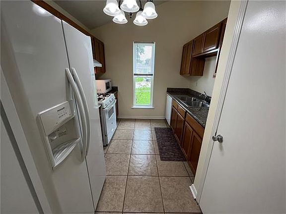 4th image of 168 Janet Dr