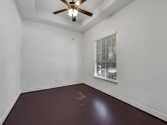 5th image of 95 S Greenprint Cir