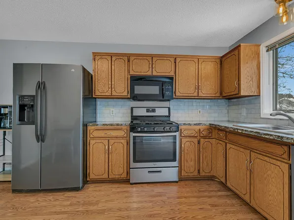 202 10th St N, Sartell, MN 56377