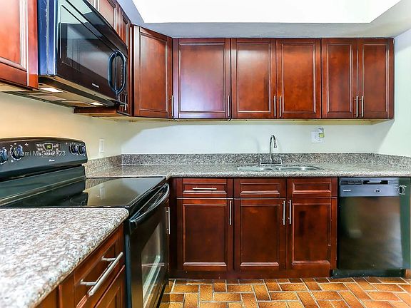5th image of 6311 SW 10th St
