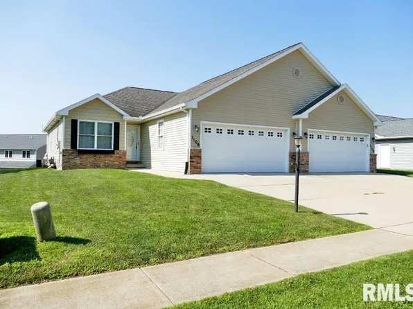 1106 Dixon St, Washington, IL 61571