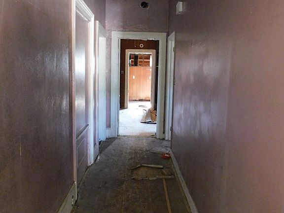 5th image of 614 W Walnut St
