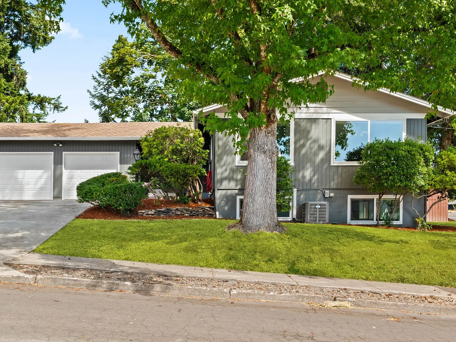 5 bed, 2280 sqft, $3,995 — Photo 1