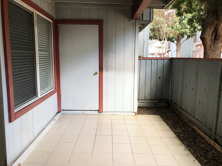 106 Rancho Dr #D — Photo 7