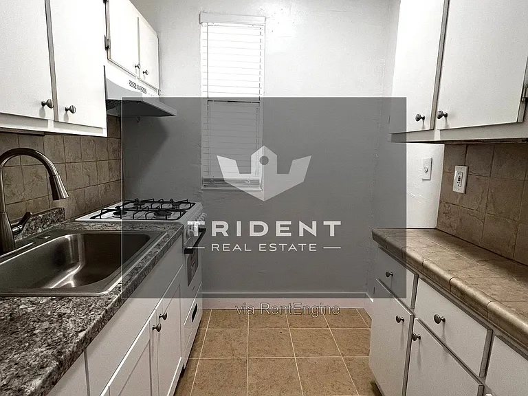 1030 Jefferson Ave #5 — Photo 7