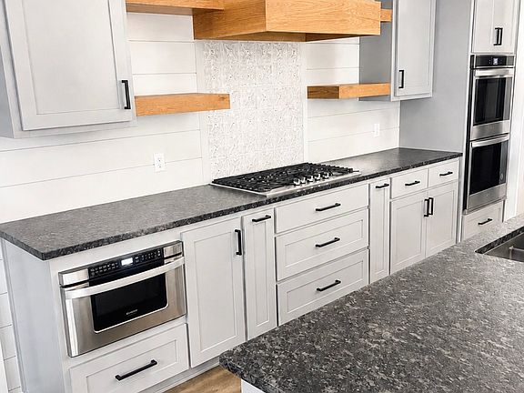 4th image of 224 Fox Run Ln