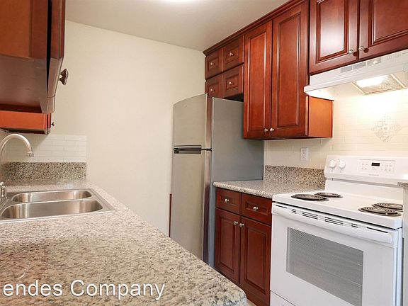 5th image of 4420 Oregon St #4