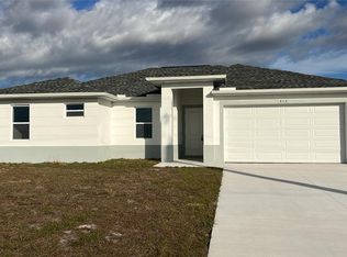 312 Kansas Ter, Banyan Village, FL 33935