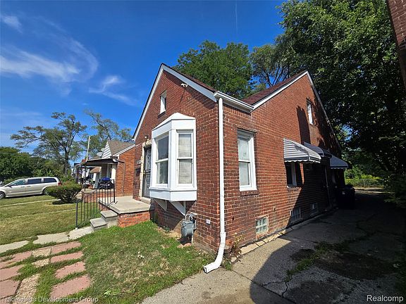 2nd image of 10742 Balfour Rd