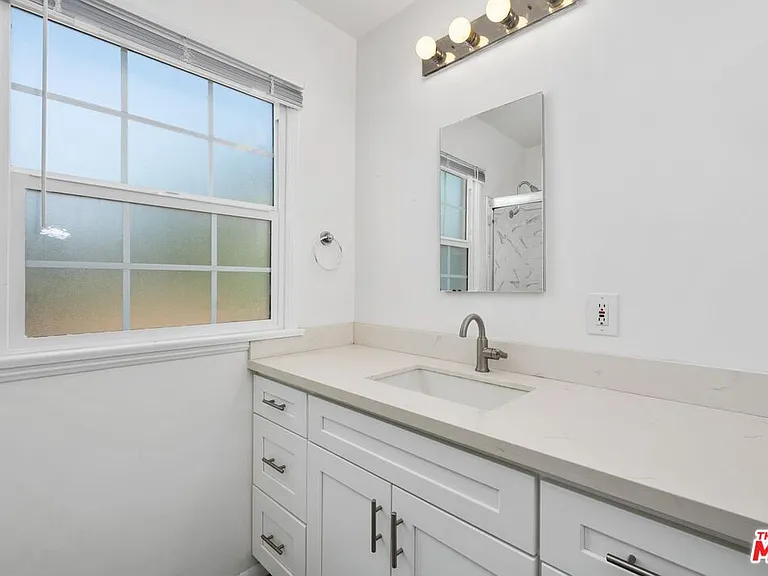 1019 Amherst Ave — Photo 19
