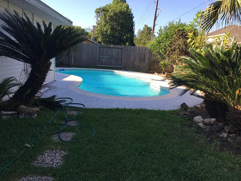 3226 Windmoor Dr — Photo 2