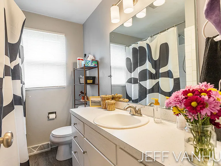 47 W 32nd St #47 — Photo 12