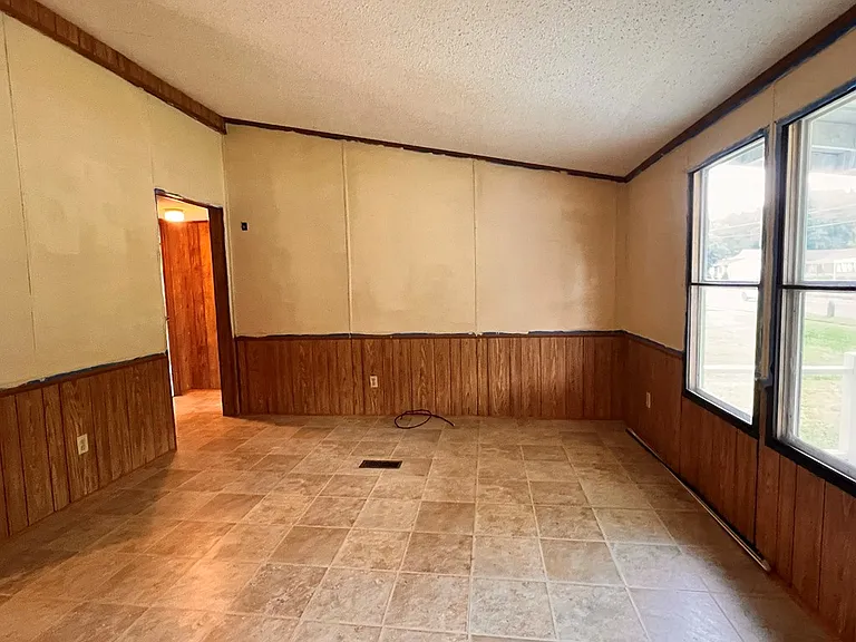 234 N Williamson Rd — Photo 6