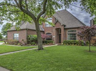 1104 S Yellowood Ave, Broken Arrow, OK 74012