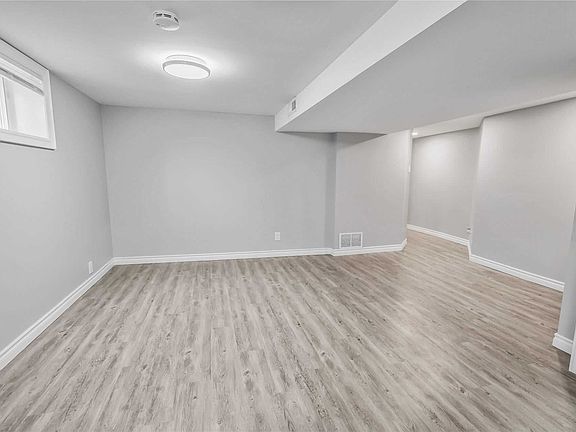 5th image of 21 Bairstow Cres