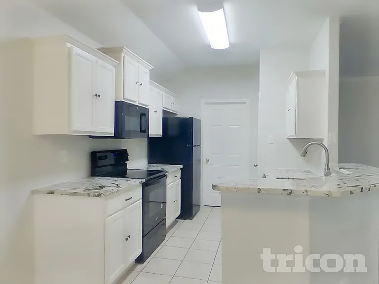 1630 Emily Ln — Photo 5