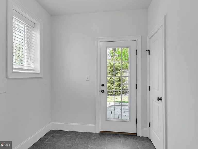 17 Grey Ct — Photo 31