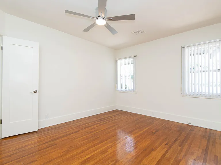 200 W Maple St #A — Photo 8