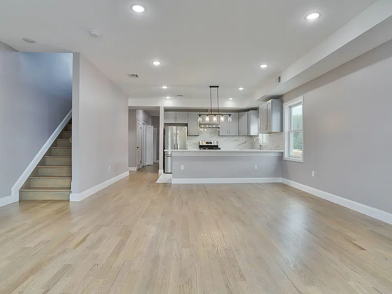 362 Virginia Ave #2 — Photo 4