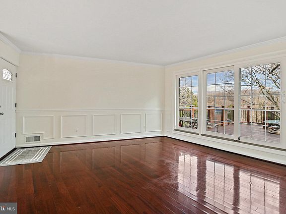 4th image of 6316 Phyllis Ln